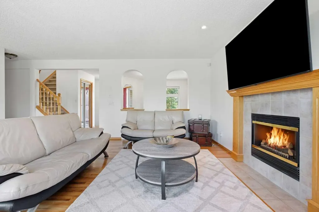 79 Citadel Crest Heath NW Calgary AB T3G 4W4