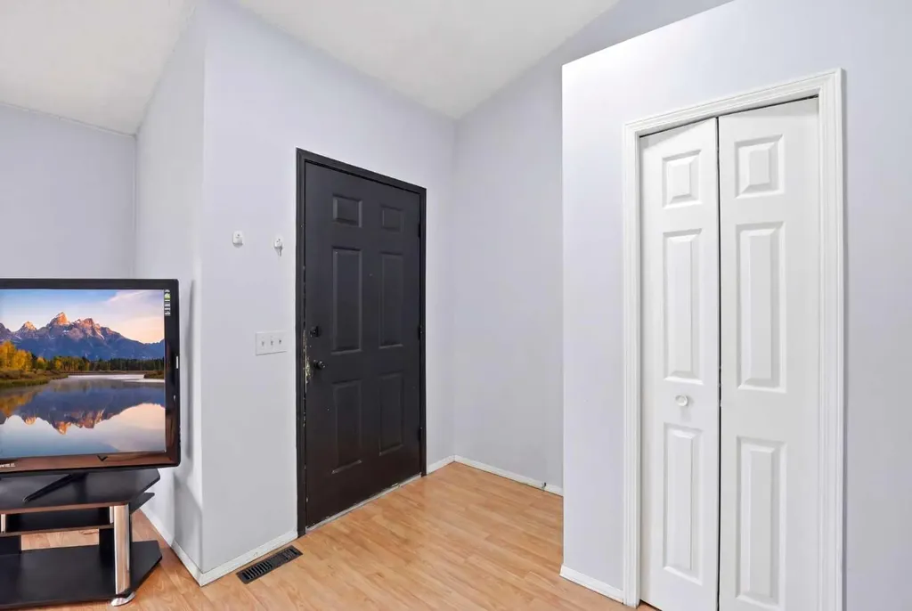 65 Falmere Way NE Calgary AB T3J 2Y7