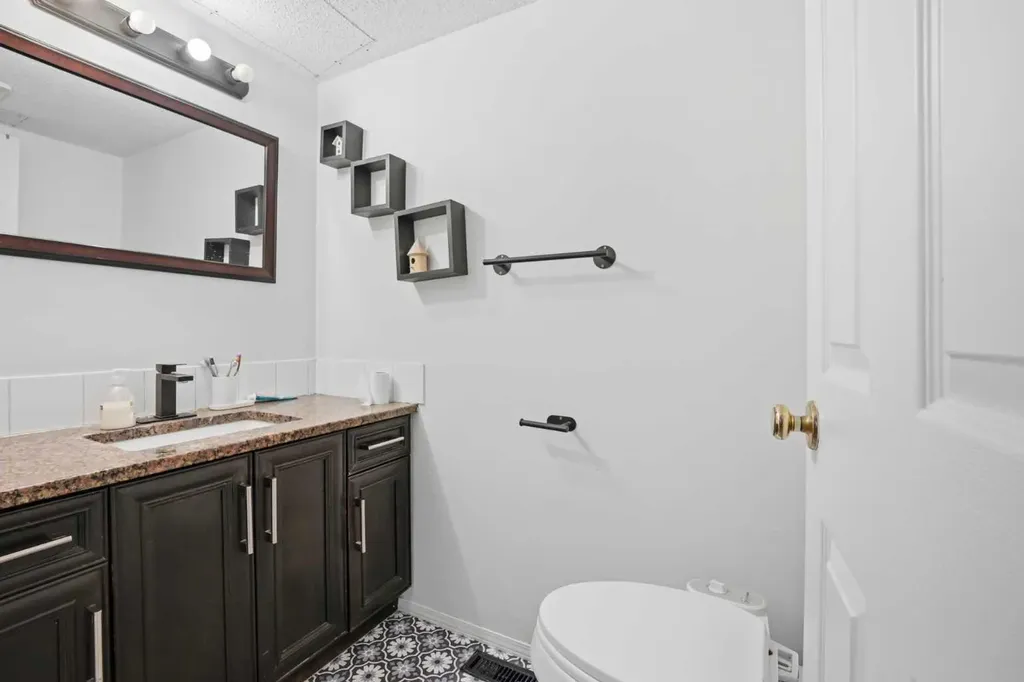 65 Falmere Way NE Calgary AB T3J 2Y7