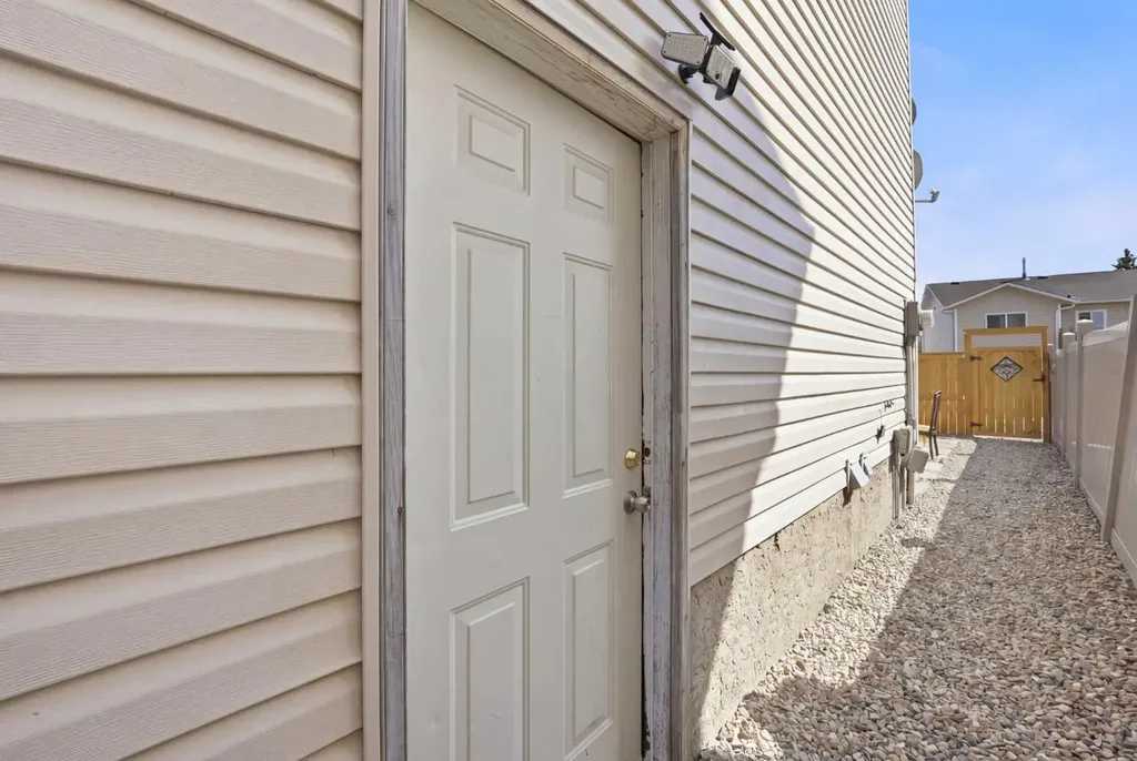 65 Falmere Way NE Calgary AB T3J 2Y7