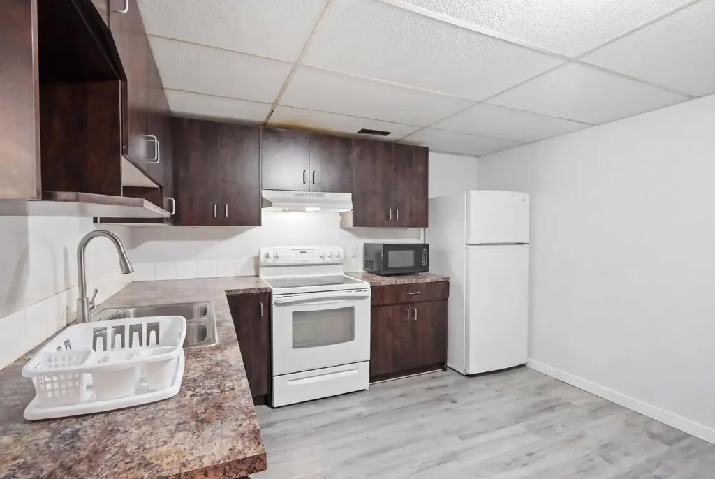 65 Falmere Way NE Calgary AB T3J 2Y7