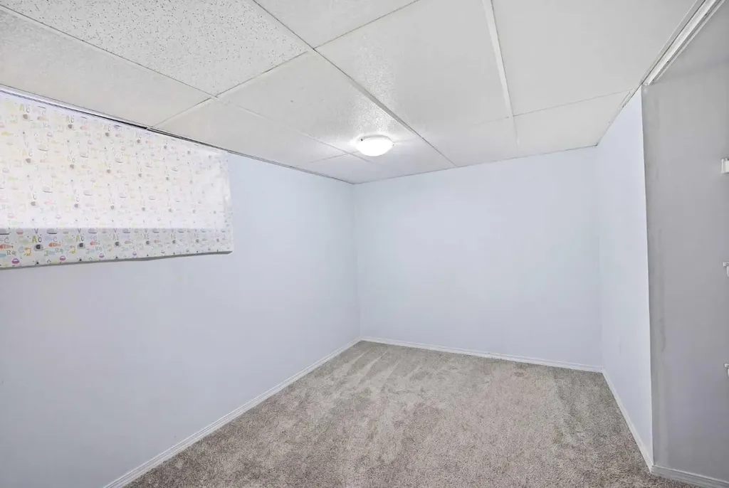 65 Falmere Way NE Calgary AB T3J 2Y7