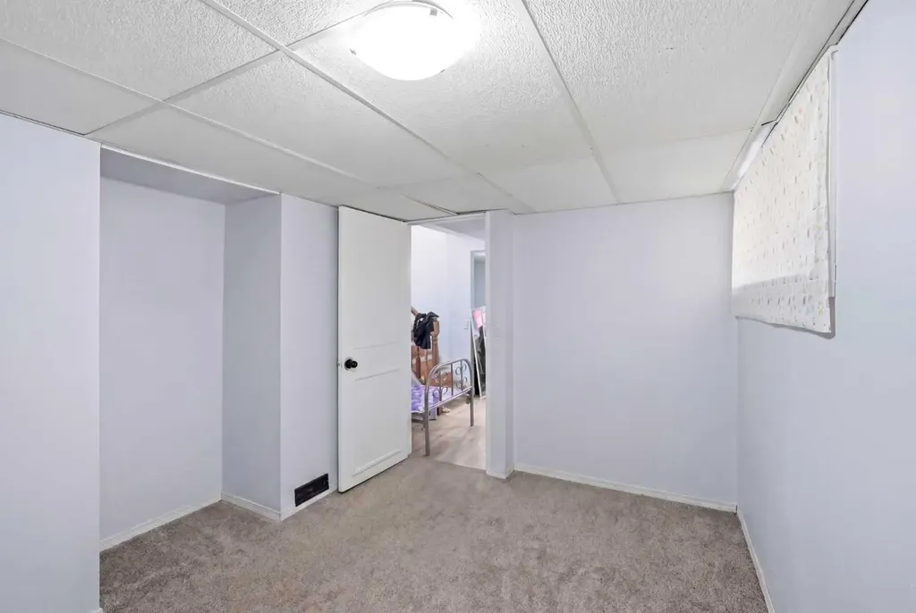 65 Falmere Way NE Calgary AB T3J 2Y7