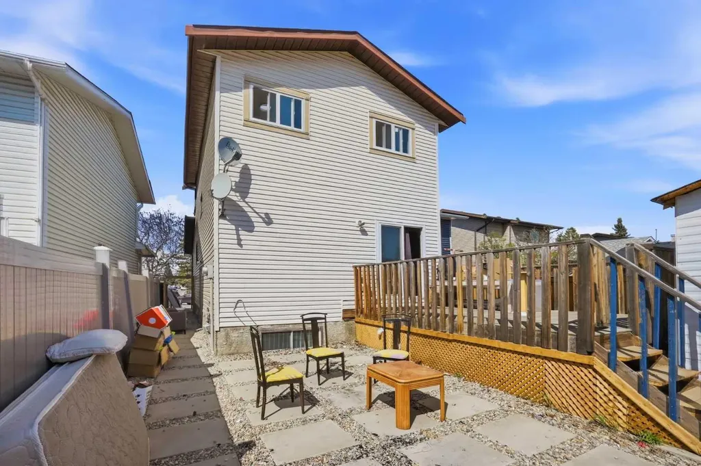 65 Falmere Way NE Calgary AB T3J 2Y7