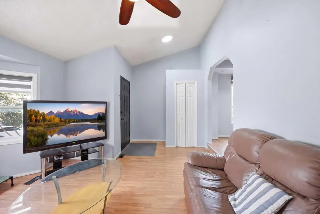 65 Falmere Way NE Calgary AB T3J 2Y7