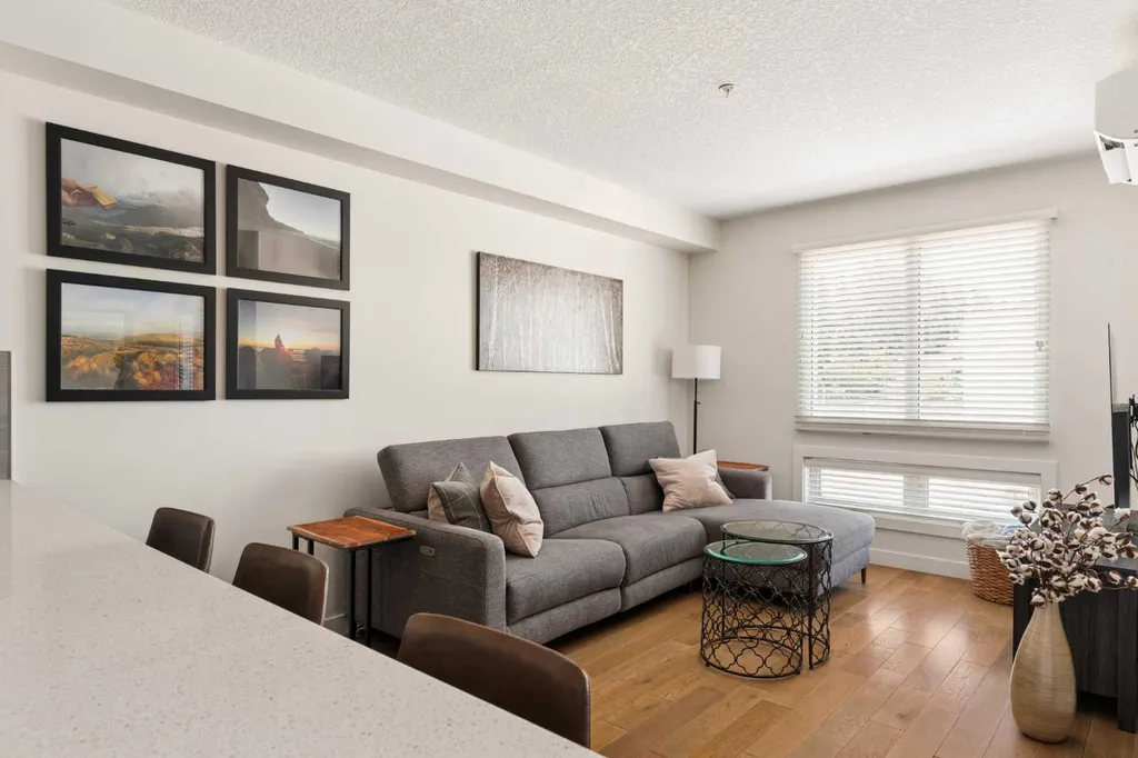 836 Royal Avenue SW Calgary AB T2T 0L3