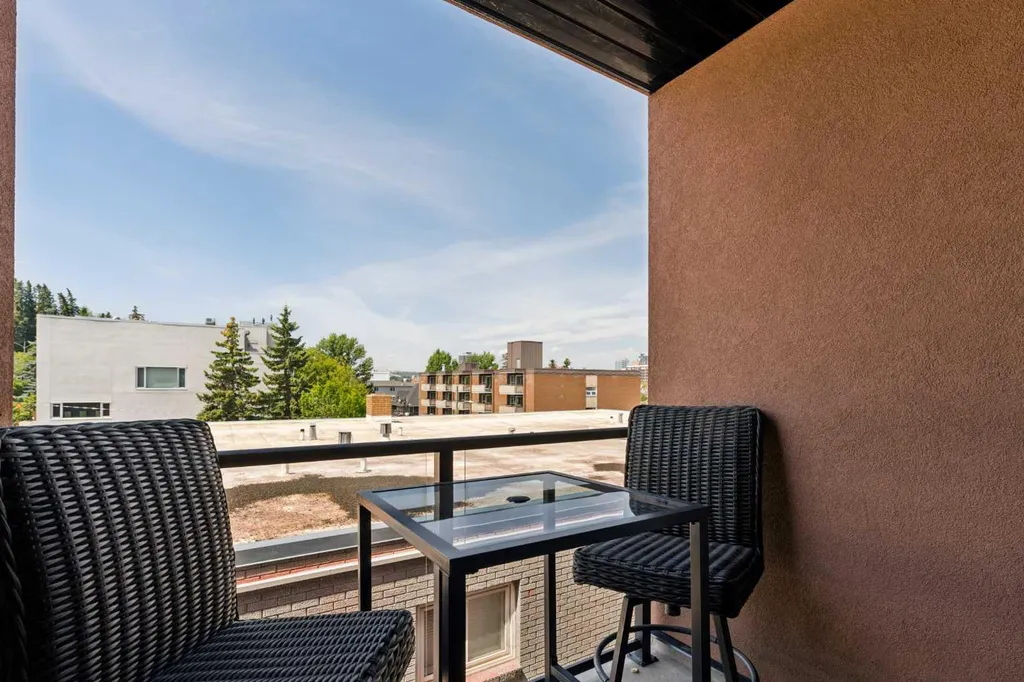 836 Royal Avenue SW Calgary AB T2T 0L3