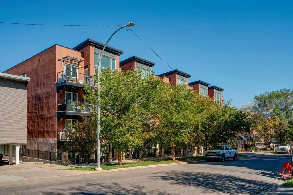 836 Royal Avenue SW Calgary AB T2T 0L3