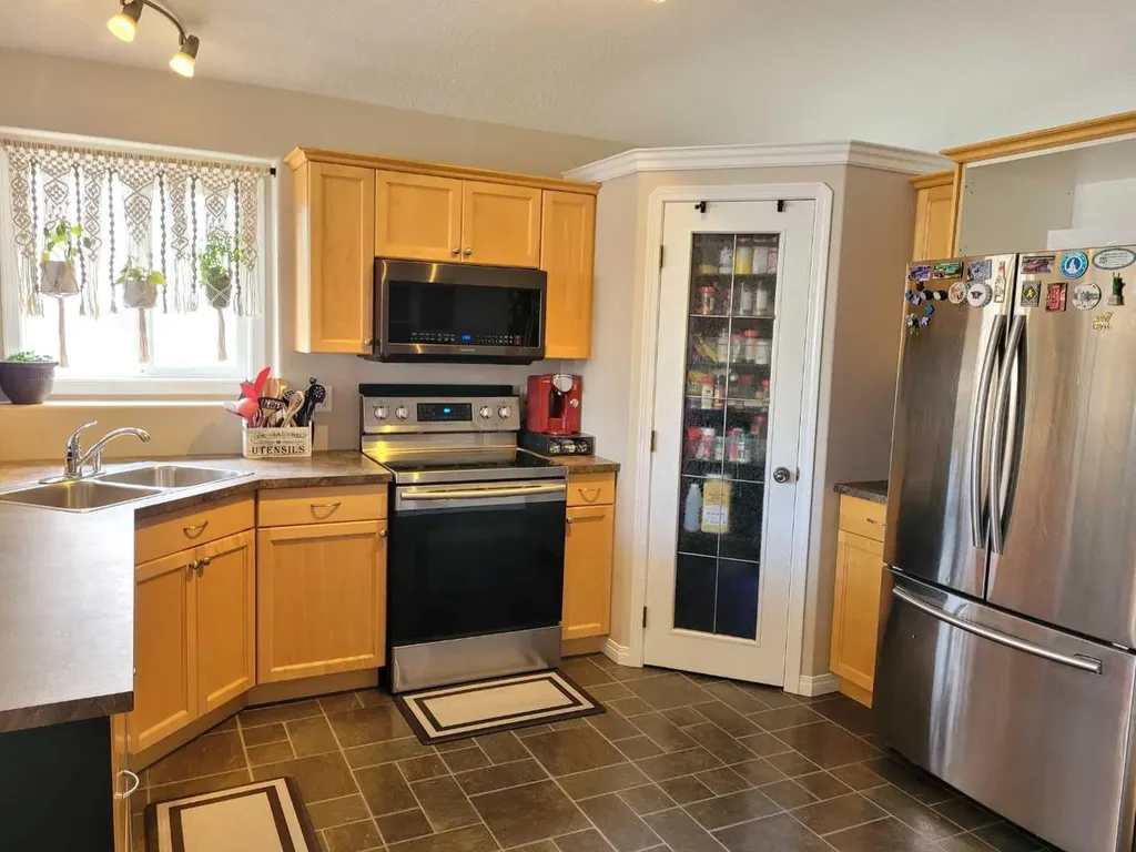 9217 129 Avenue Grande Prairie AB T8X1R5