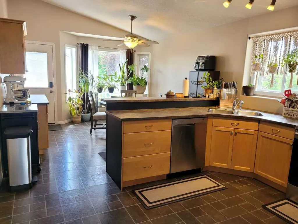 9217 129 Avenue Grande Prairie AB T8X1R5