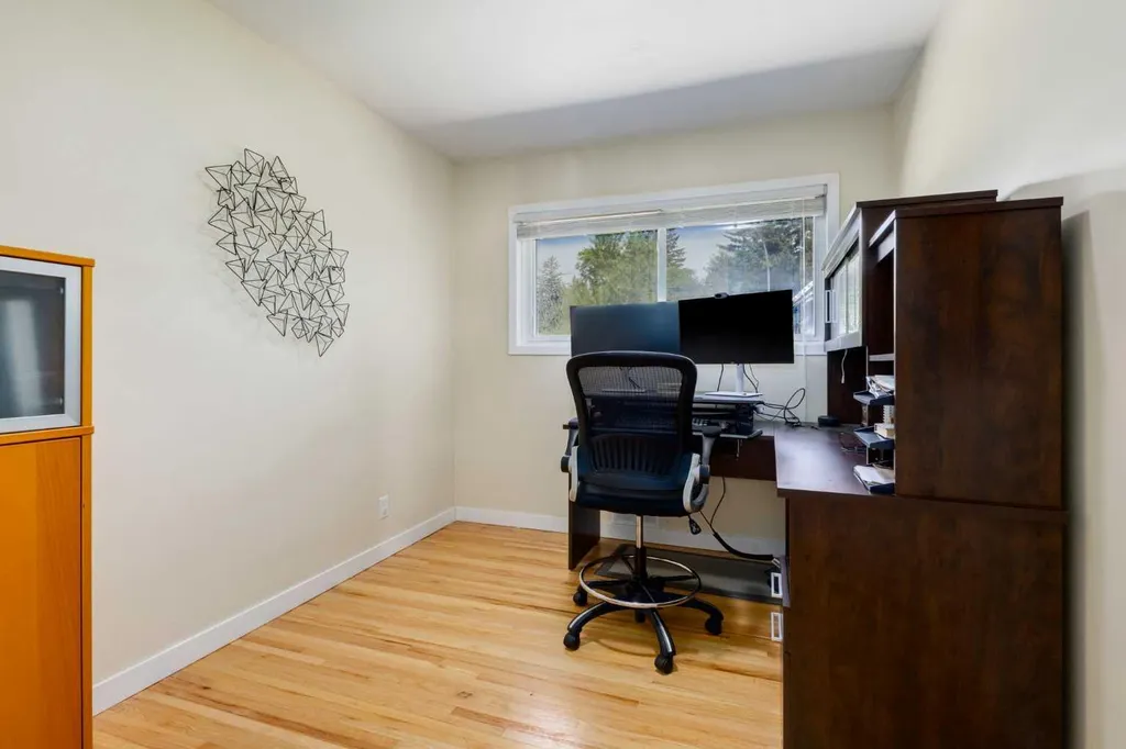 3931 23 Avenue SW Calgary AB T3E 0J9
