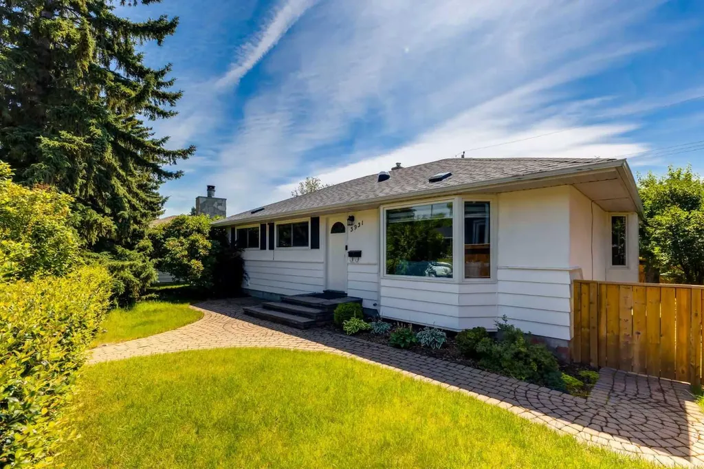 3931 23 Avenue SW Calgary AB T3E 0J9