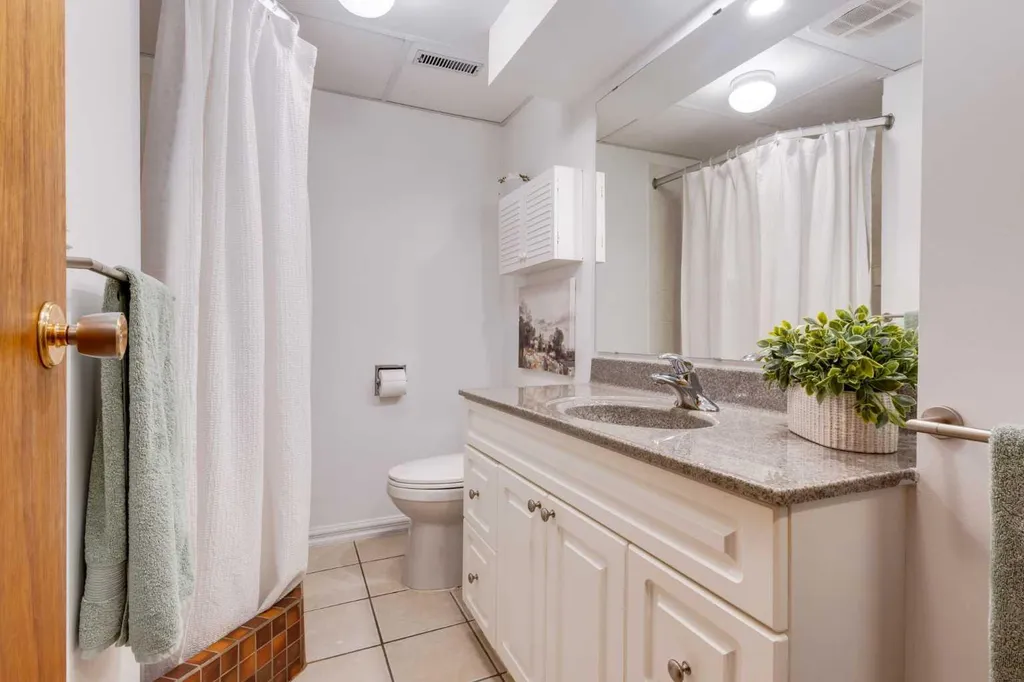 3931 23 Avenue SW Calgary AB T3E 0J9