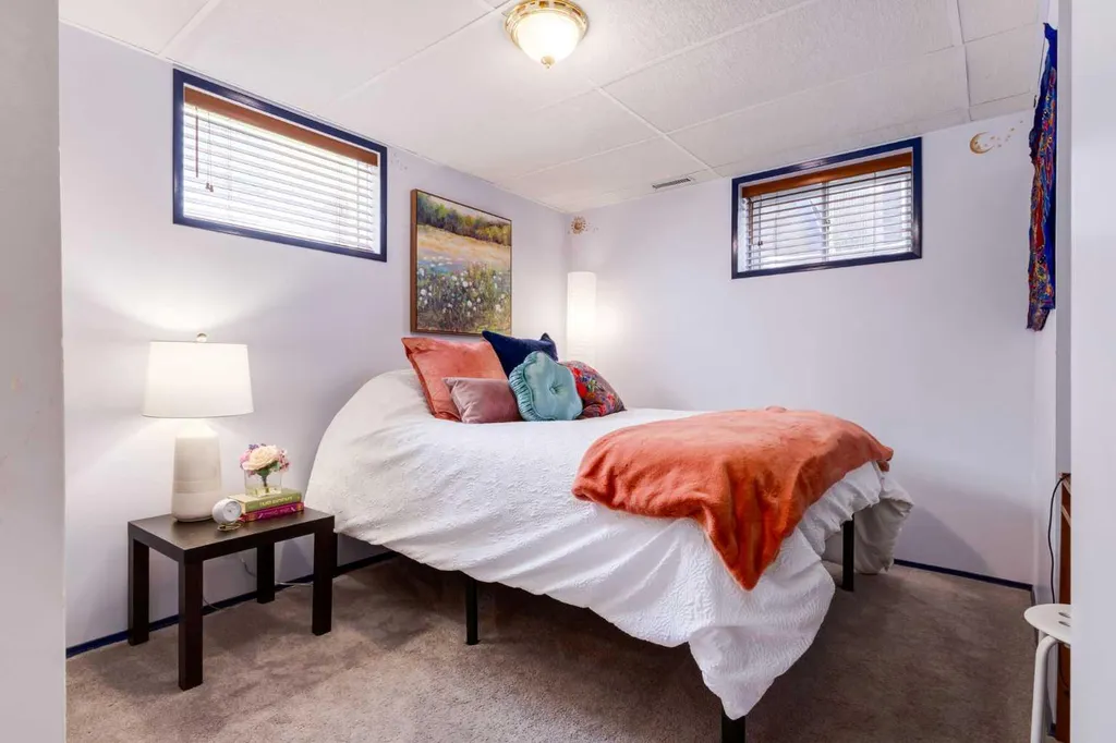 3931 23 Avenue SW Calgary AB T3E 0J9