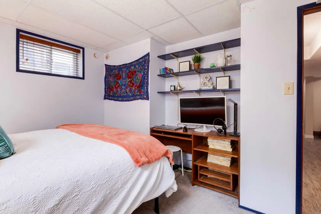 3931 23 Avenue SW Calgary AB T3E 0J9