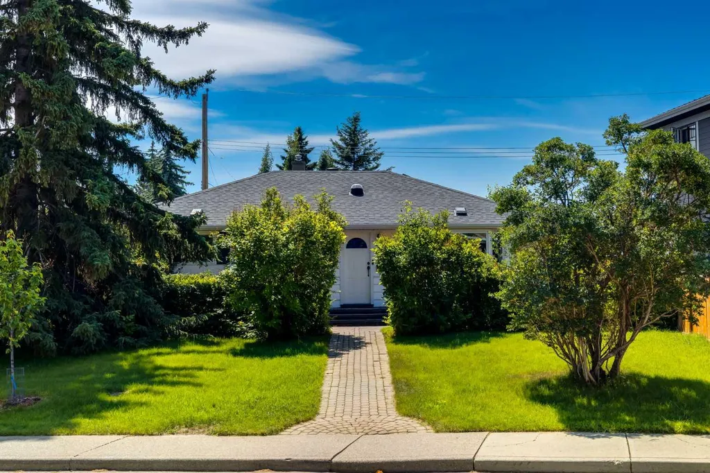 3931 23 Avenue SW Calgary AB T3E 0J9
