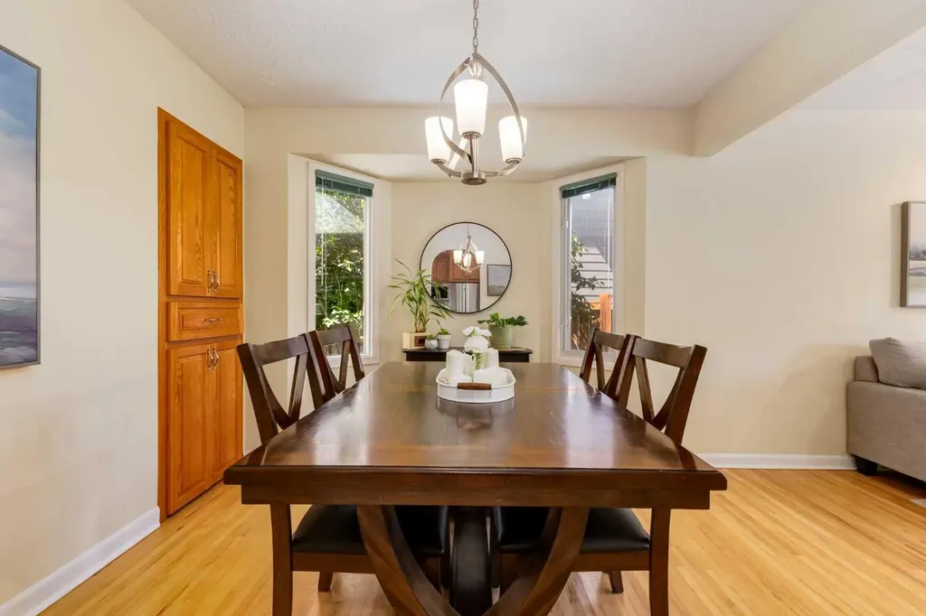 3931 23 Avenue SW Calgary AB T3E 0J9
