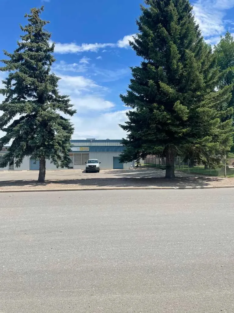 541-549 30 Street N Lethbridge AB T1H 5G4