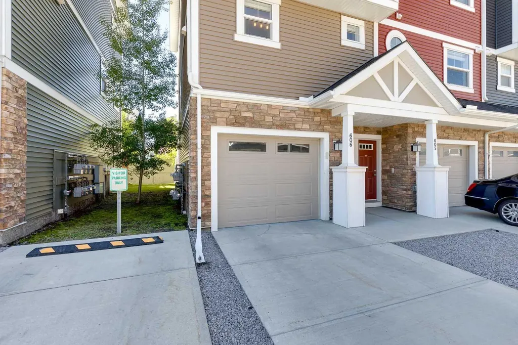 1225 Kings Heights Way SE Airdrie AB T4A 0M4