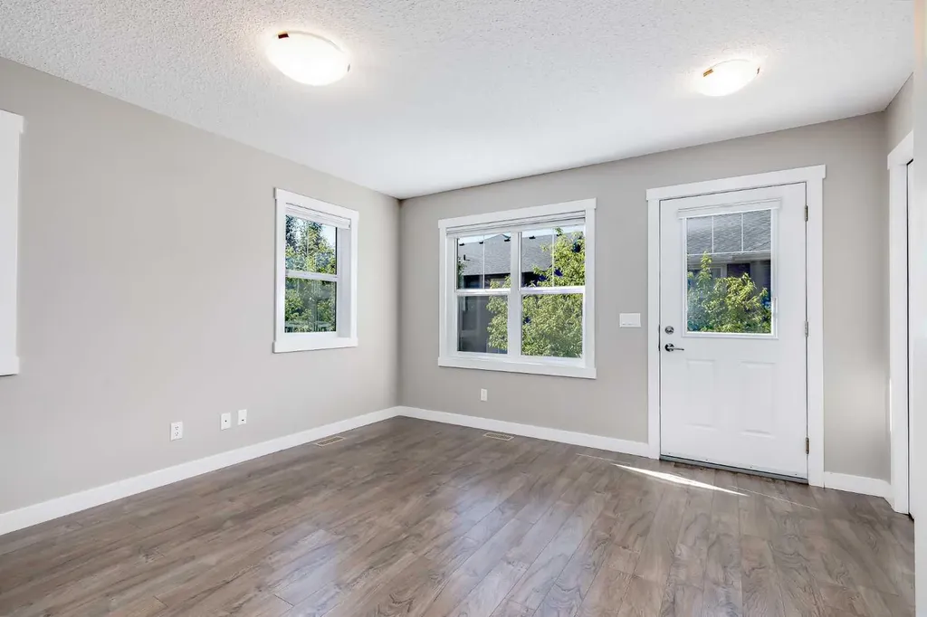 1225 Kings Heights Way SE Airdrie AB T4A 0M4