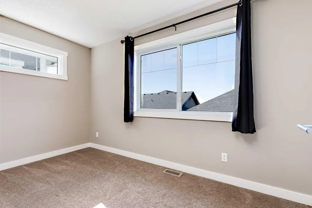 1225 Kings Heights Way SE Airdrie AB T4A 0M4