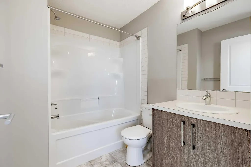 1225 Kings Heights Way SE Airdrie AB T4A 0M4