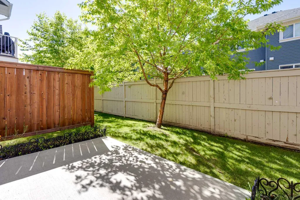 1225 Kings Heights Way SE Airdrie AB T4A 0M4