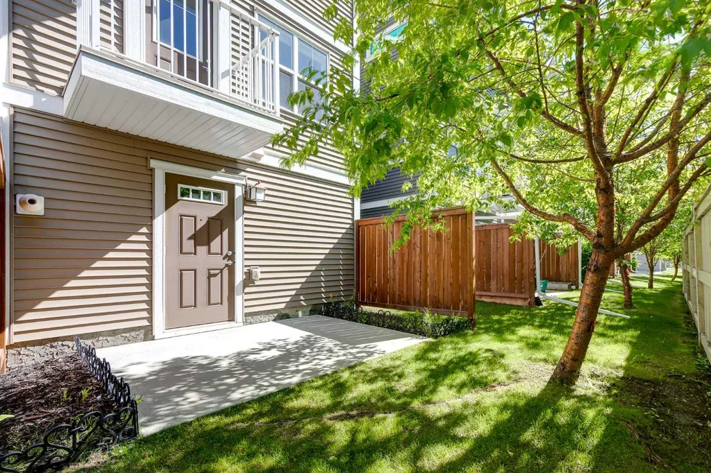 1225 Kings Heights Way SE Airdrie AB T4A 0M4