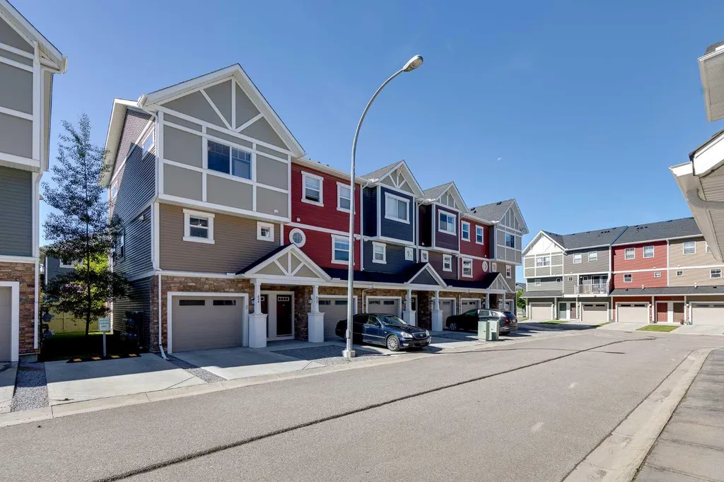 1225 Kings Heights Way SE Airdrie AB T4A 0M4