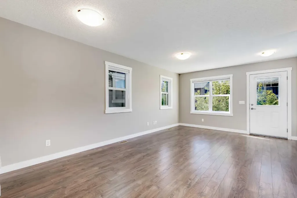 1225 Kings Heights Way SE Airdrie AB T4A 0M4