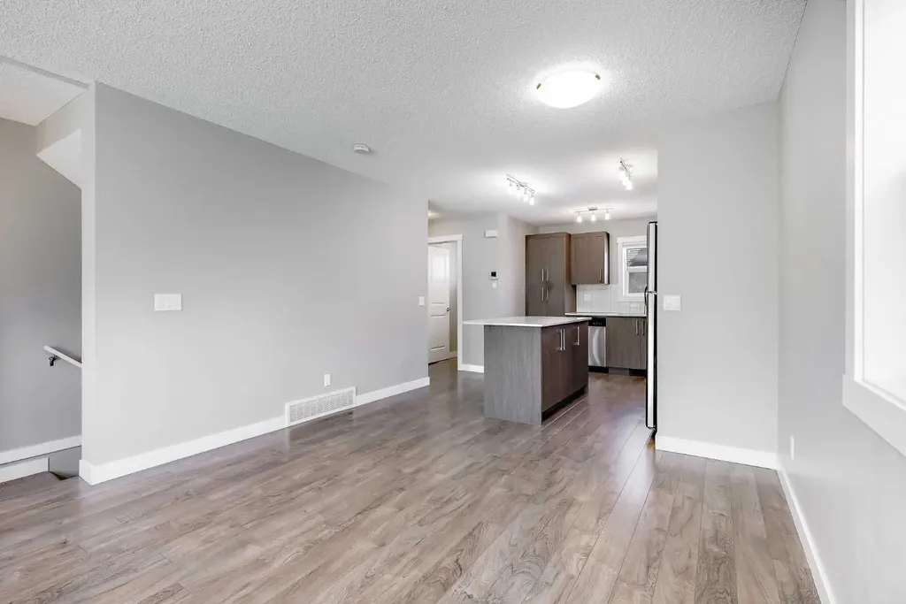 1225 Kings Heights Way SE Airdrie AB T4A 0M4