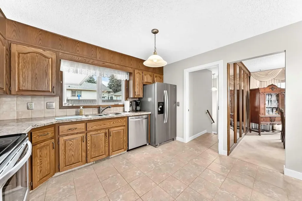 39 Deer Run Place SE Calgary AB T2J 5R2