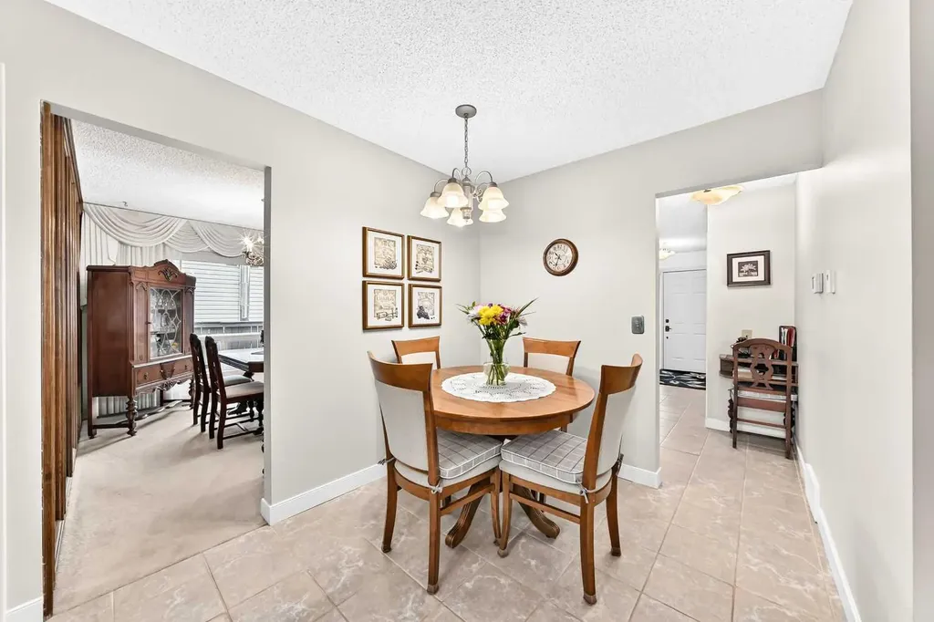 39 Deer Run Place SE Calgary AB T2J 5R2