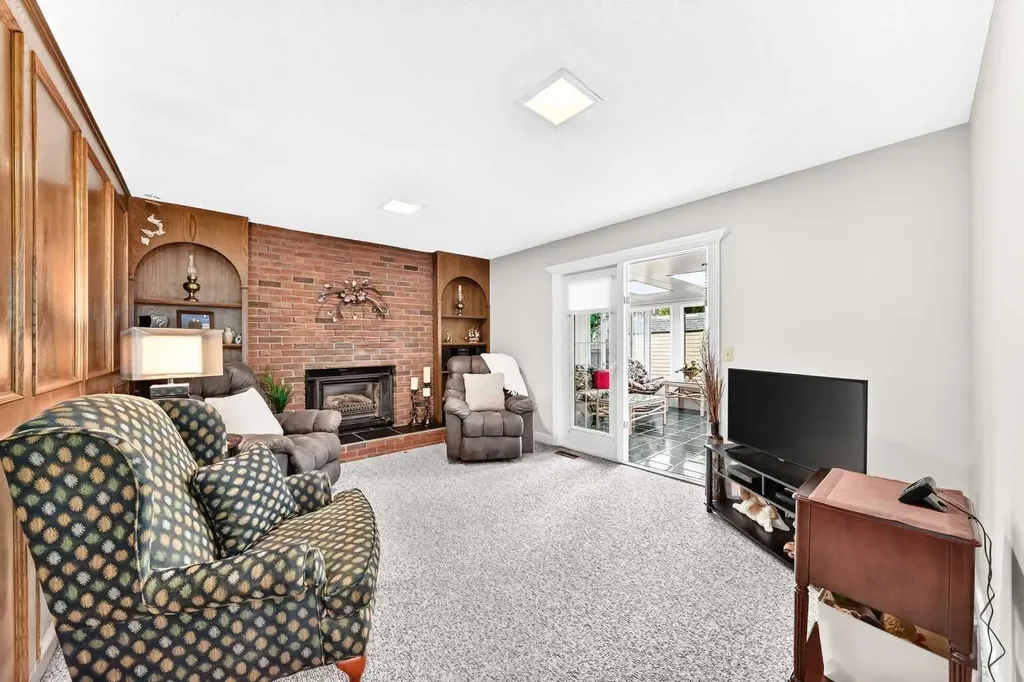 39 Deer Run Place SE Calgary AB T2J 5R2