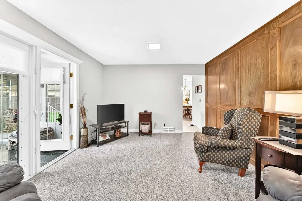 39 Deer Run Place SE Calgary AB T2J 5R2