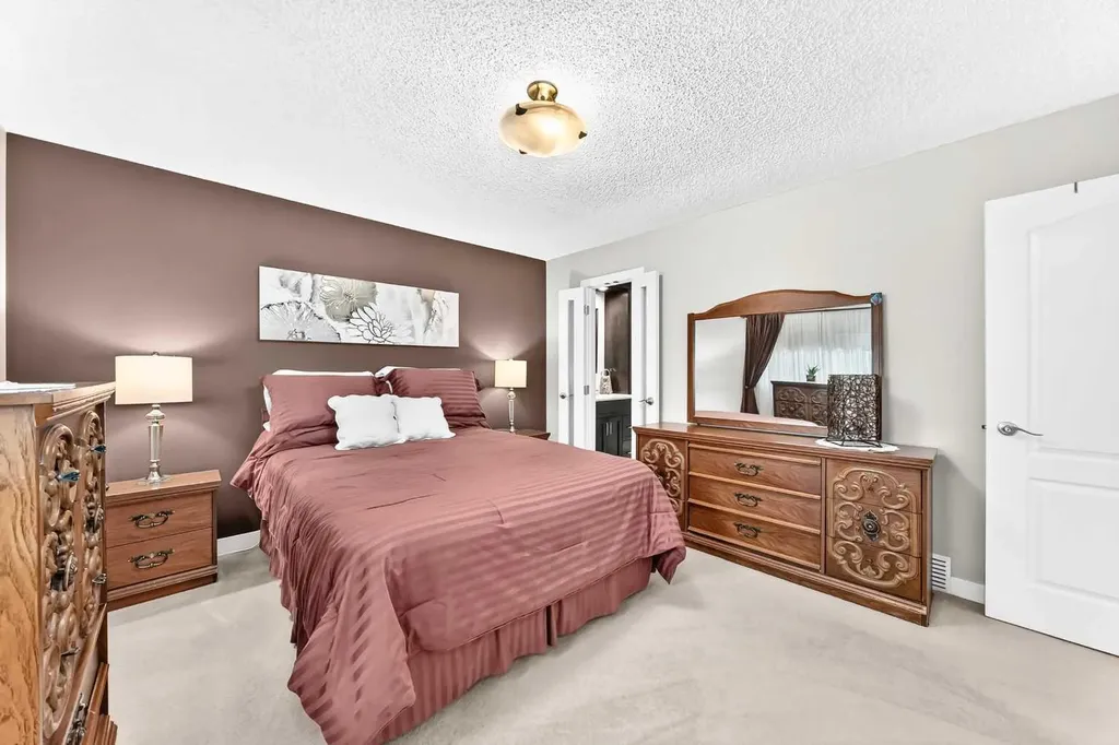 39 Deer Run Place SE Calgary AB T2J 5R2