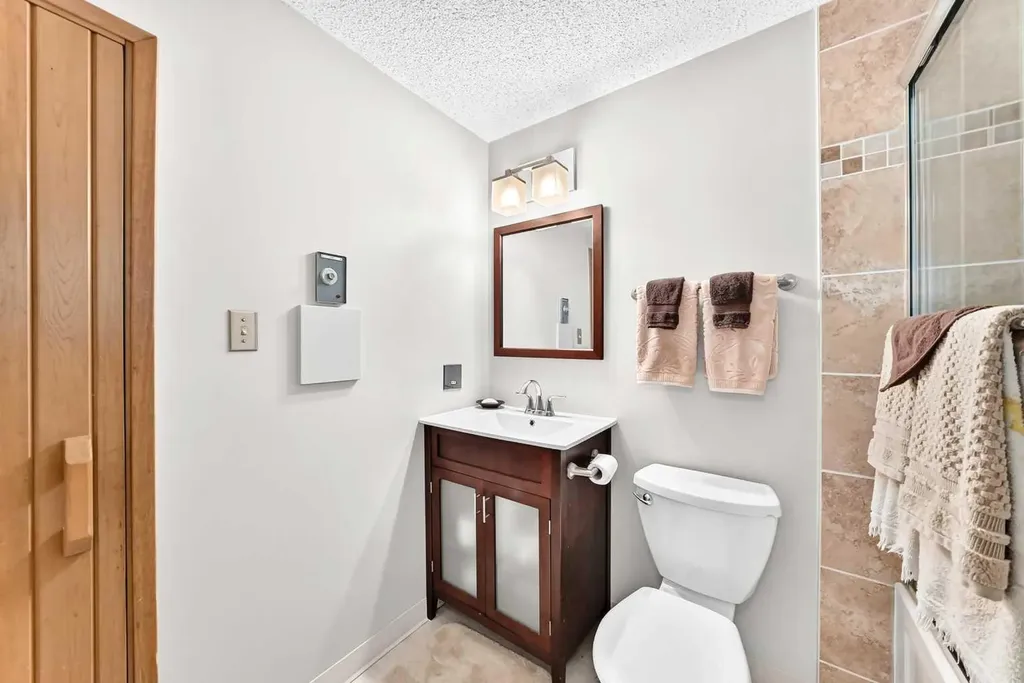 39 Deer Run Place SE Calgary AB T2J 5R2