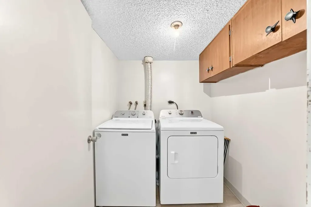 39 Deer Run Place SE Calgary AB T2J 5R2