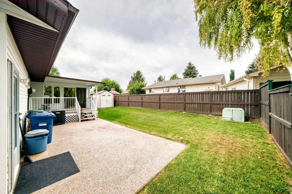 39 Deer Run Place SE Calgary AB T2J 5R2