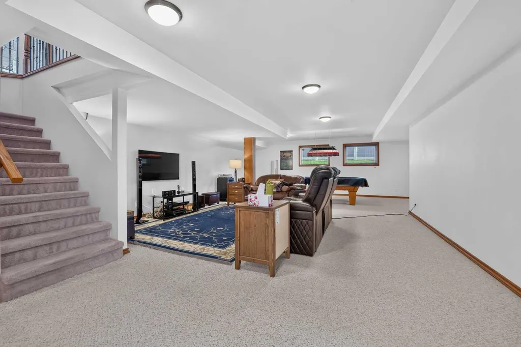 27 Cougar Bay N Lethbridge AB T1H 6H3