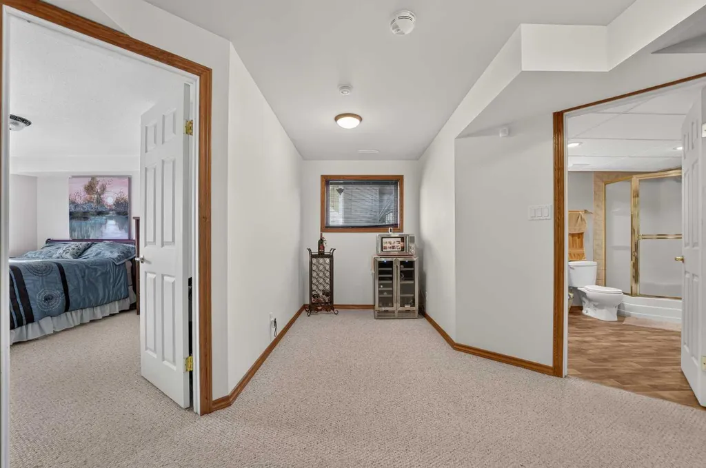 27 Cougar Bay N Lethbridge AB T1H 6H3