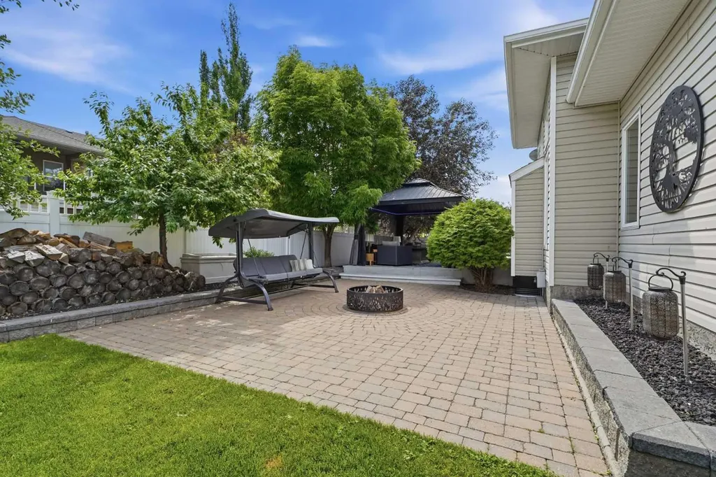 35 Aldrich Close Red Deer AB t4r 3r5
