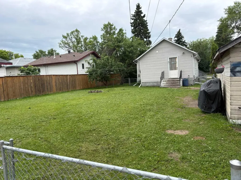 5110 60 Avenue Ponoka AB T4J 1G1