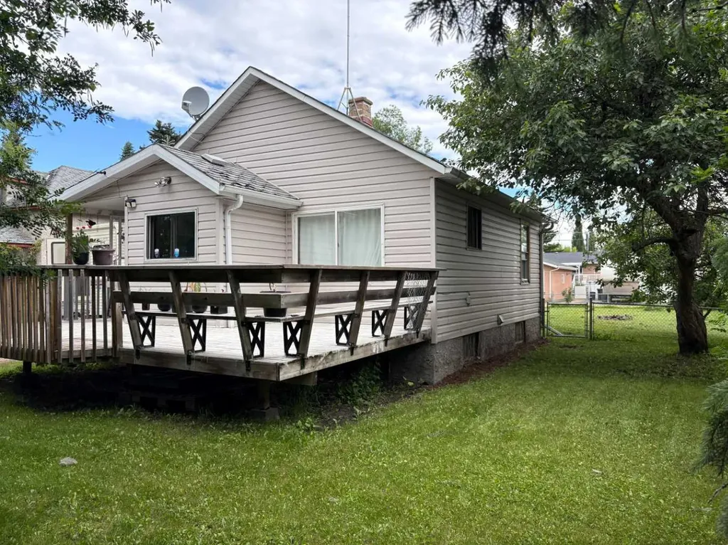 5110 60 Avenue Ponoka AB T4J 1G1
