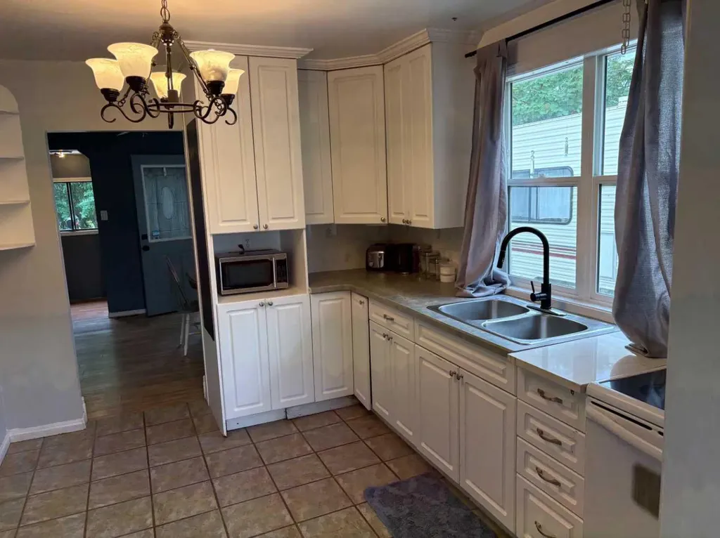 5110 60 Avenue Ponoka AB T4J 1G1
