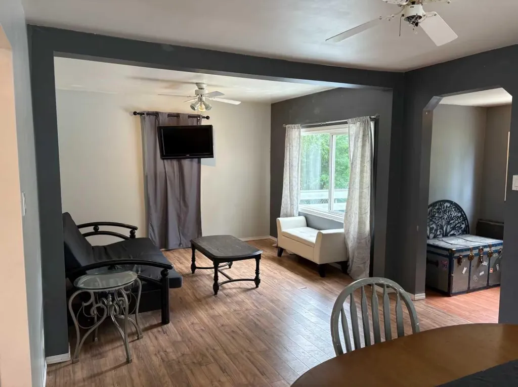 5110 60 Avenue Ponoka AB T4J 1G1