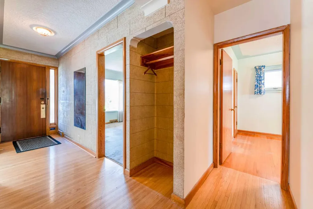 1122 9 Street NW Calgary AB T2M3K8
