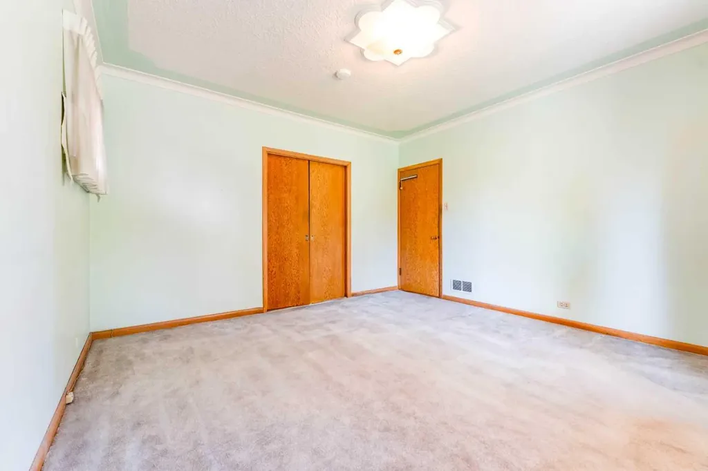 1122 9 Street NW Calgary AB T2M3K8