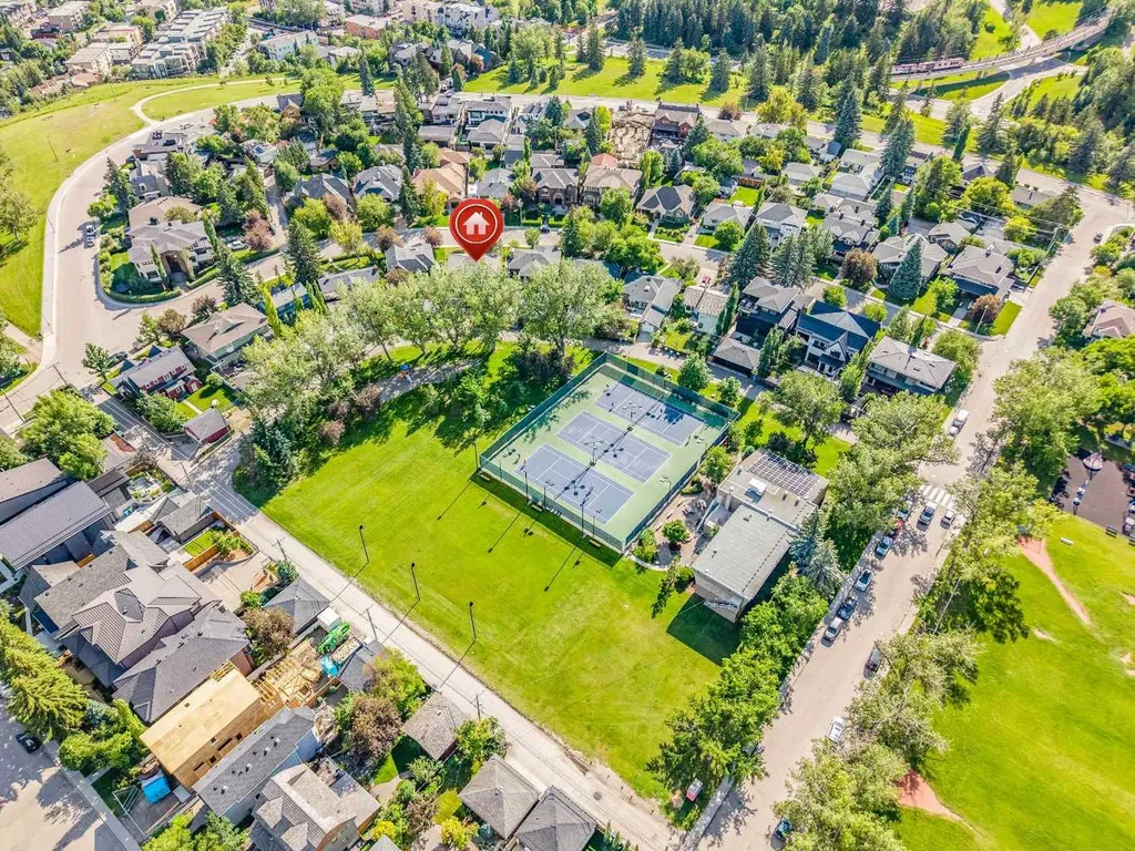 1122 9 Street NW Calgary AB T2M3K8