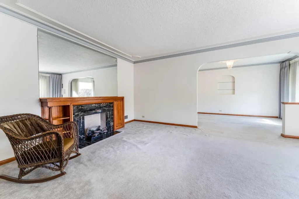1122 9 Street NW Calgary AB T2M3K8
